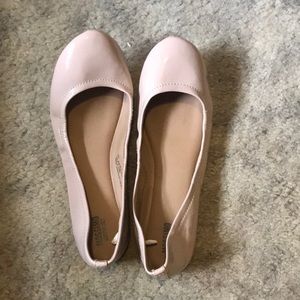 Pink/nude flats
